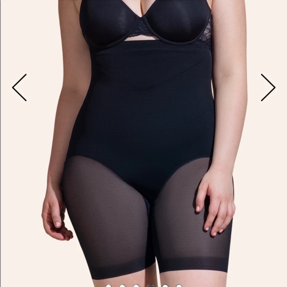 HoneyLove The Super Power Short